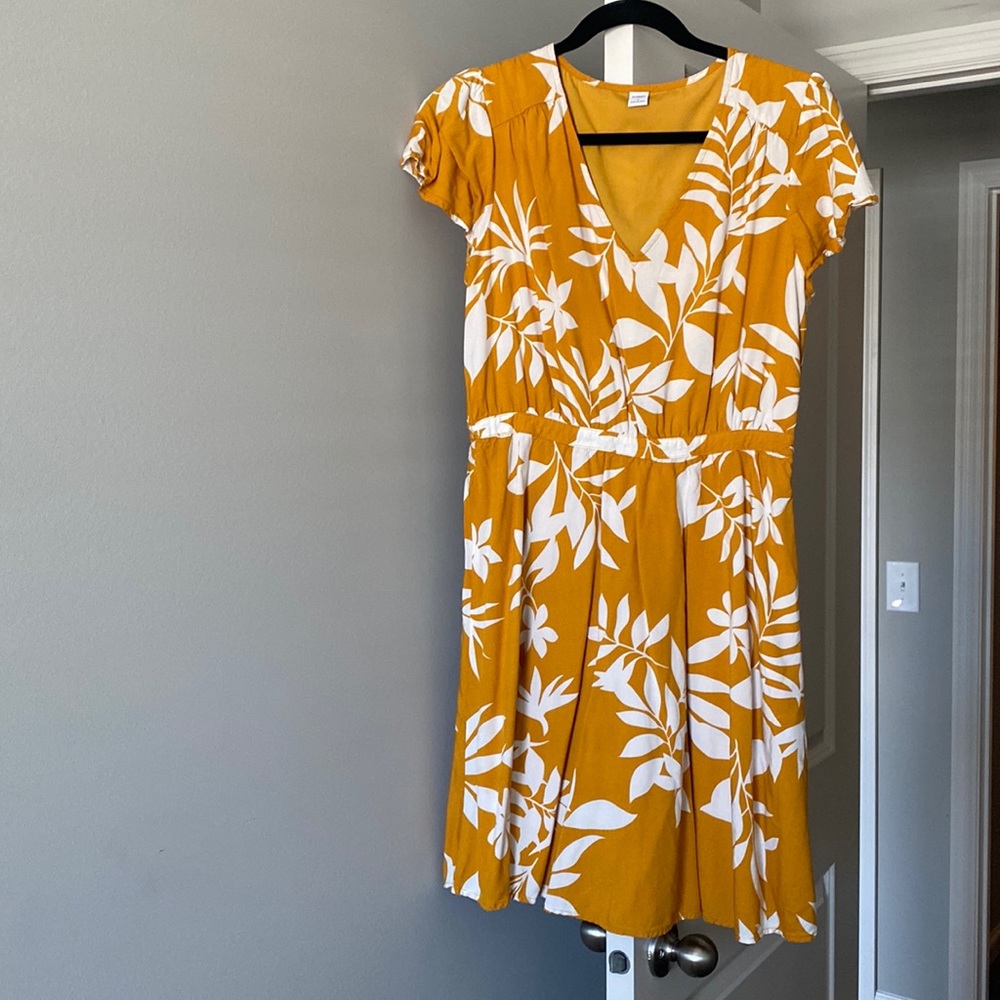 Mustard floral dress!